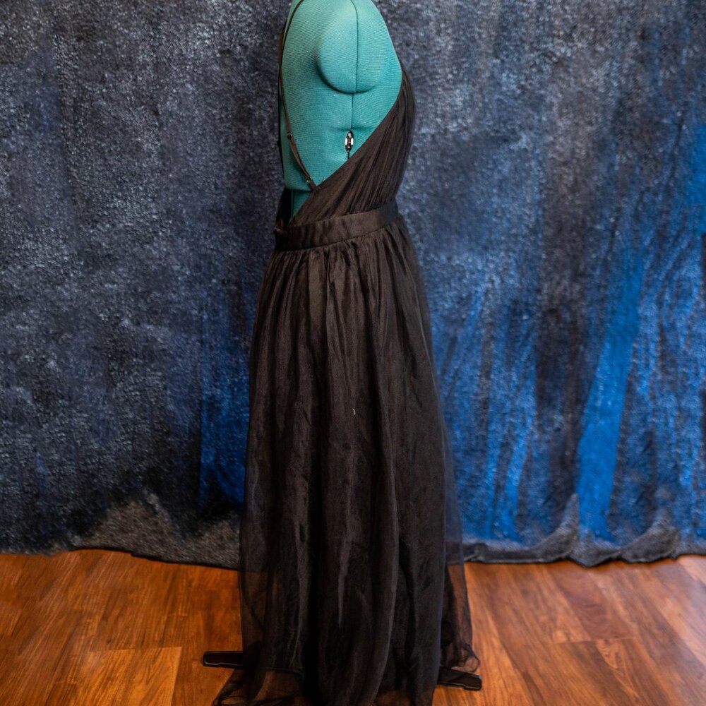Black Spaghetti-Strap V-Neck Maxi Dress - Picture 4 of 10